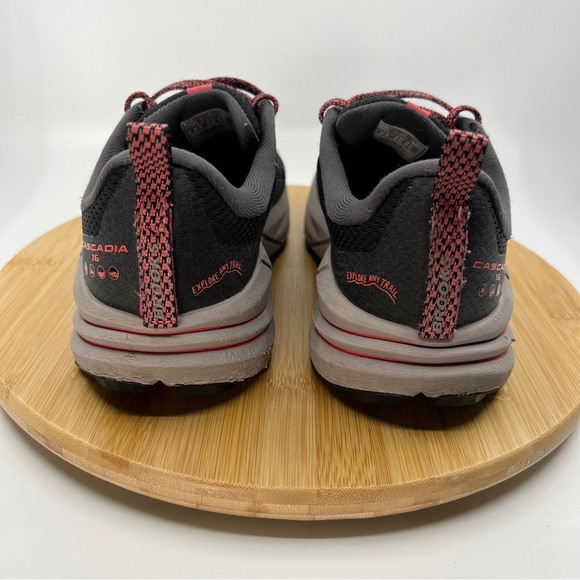 Brooks Cascadia 16 GTX Women’s size 8 - Picture 4 of 15